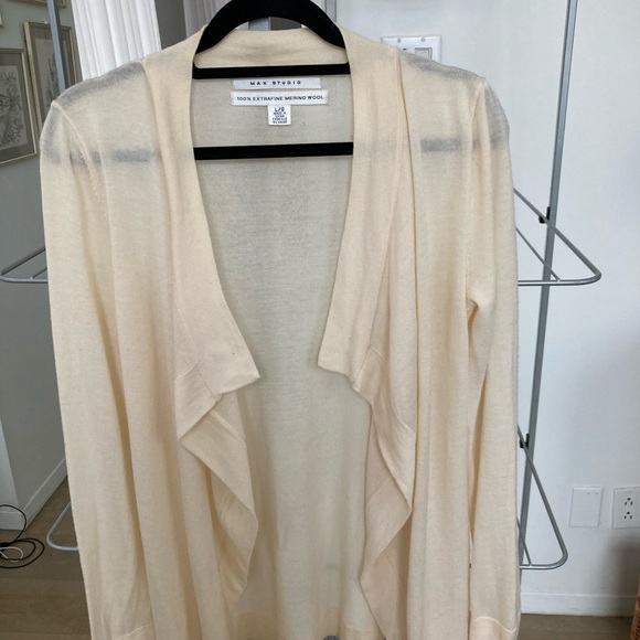 Free with purchase of any item, Fine Merino wool wrap sweater L Max Studio - Picture 2 of 6